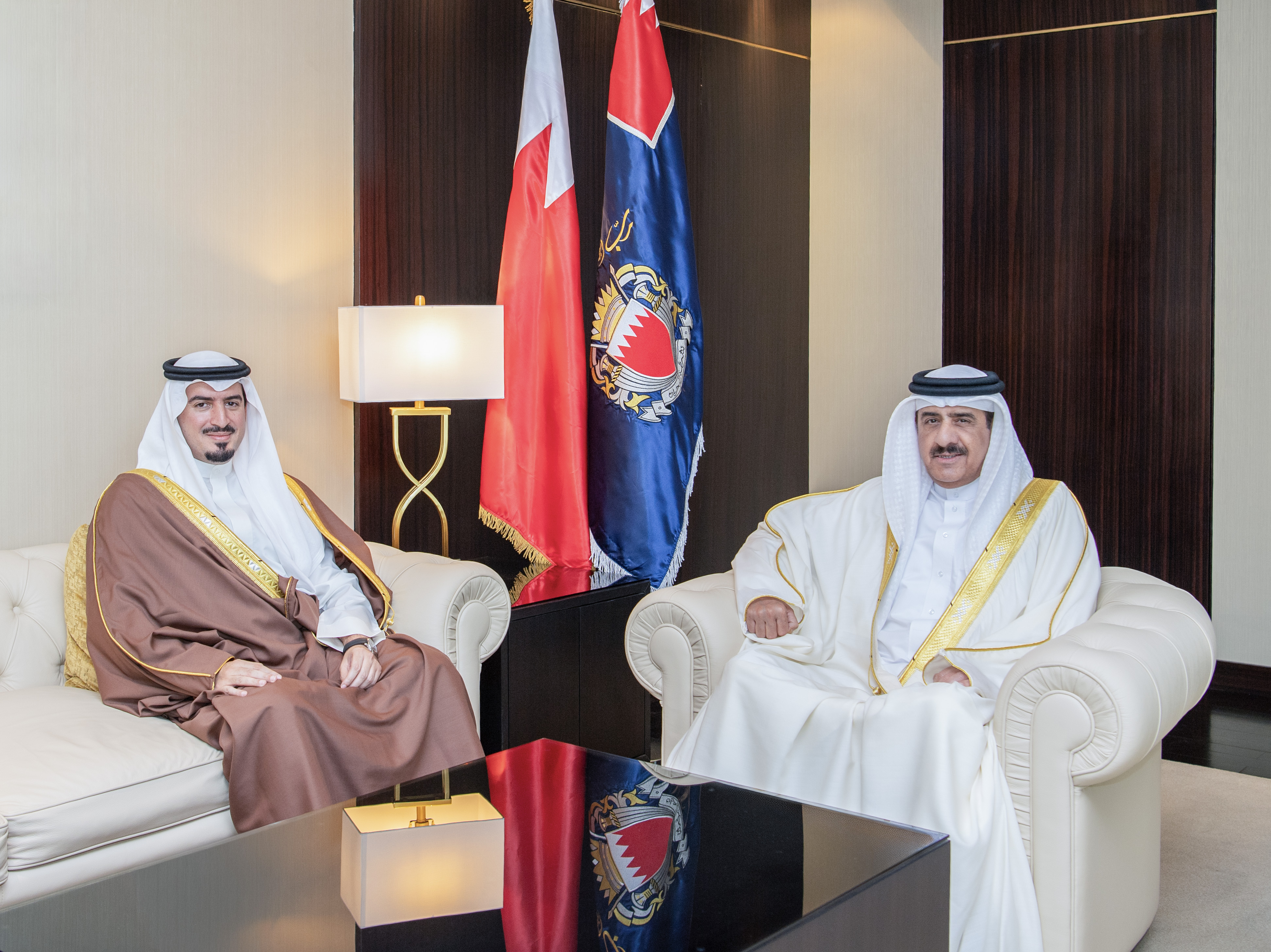 نائب وزير الداخلية يستقبل محافظ العاصمة ويؤكد دعم جهود المحافظة فيما يصب في خدمة المواطنين<